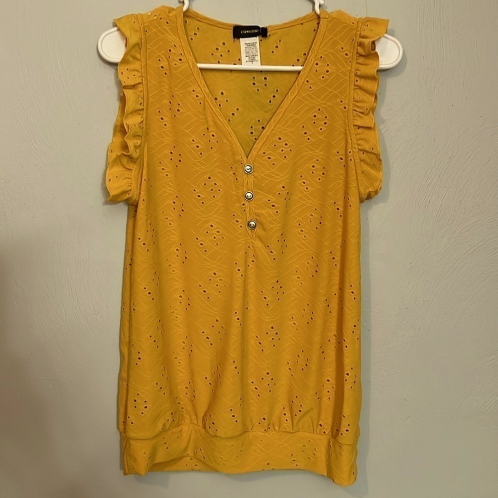 Espresso- NWT - Tank top with ruffles cuffs- small- yellow